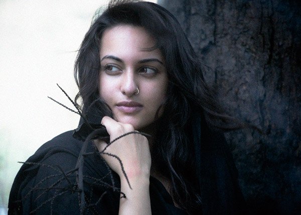 Bollywood Hot Actress Sonakshi Sinha Sizzling Photo Shoot gallery pictures