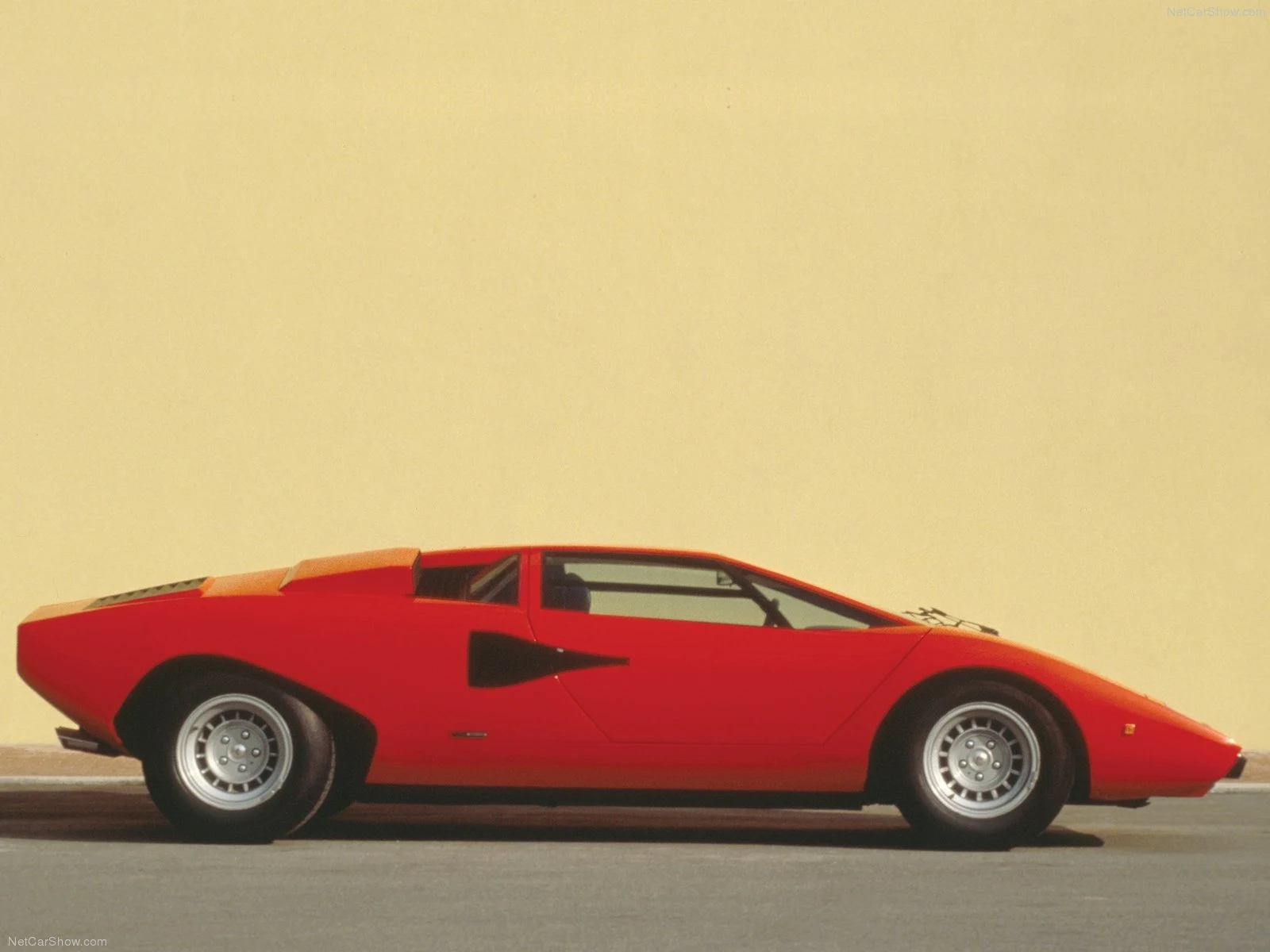 Hình ảnh siêu xe Lamborghini Countach Quattrovalvole 1985 & nội ngoại thất