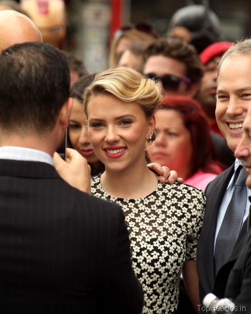 Scarlett Johansson Hot Short Hair Pics 3