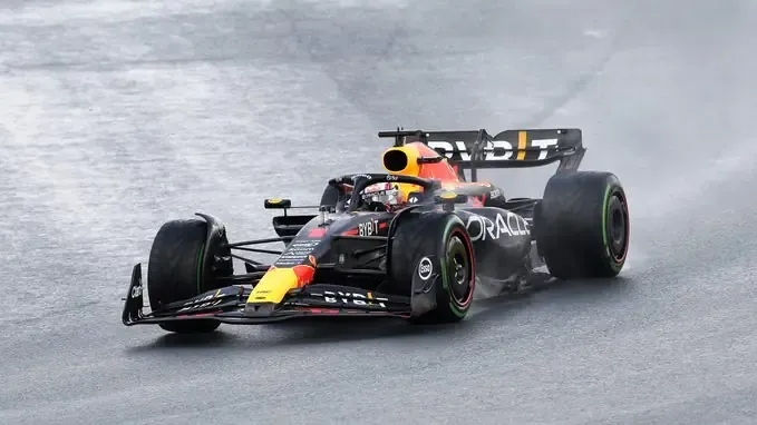 Max Verstappen con la Red Bull