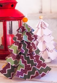 http://marivitrombeta.blogspot.it/2013/11/navidad-diy-arboles-de-papel.html