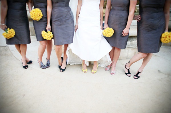 I love the yellow gray color combination they chose for the bridesmaids 