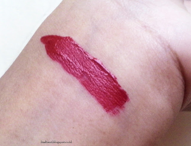 Wardah Exclusive Matte Lip Cream No. 1 (Red Dicted)