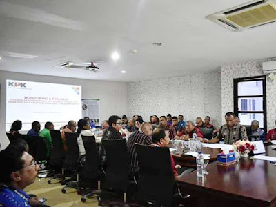 Komisi Pemberantasan Korupsi Monitoring dan Evaluasi SKPD di MTB Komisi Pemberantasan Korupsi Monitoring dan Evaluasi SKPD di MTB