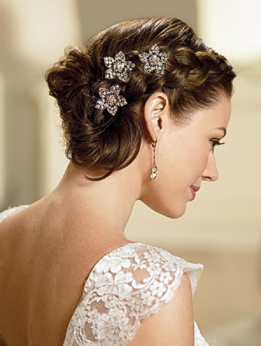 RainingBlossoms: Trendy Wedding Hairstyles-Updos