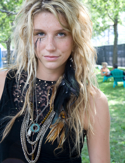 kesha bathing suit pictures 2011. 2011 makeup Ke$ha#39;s Crazy