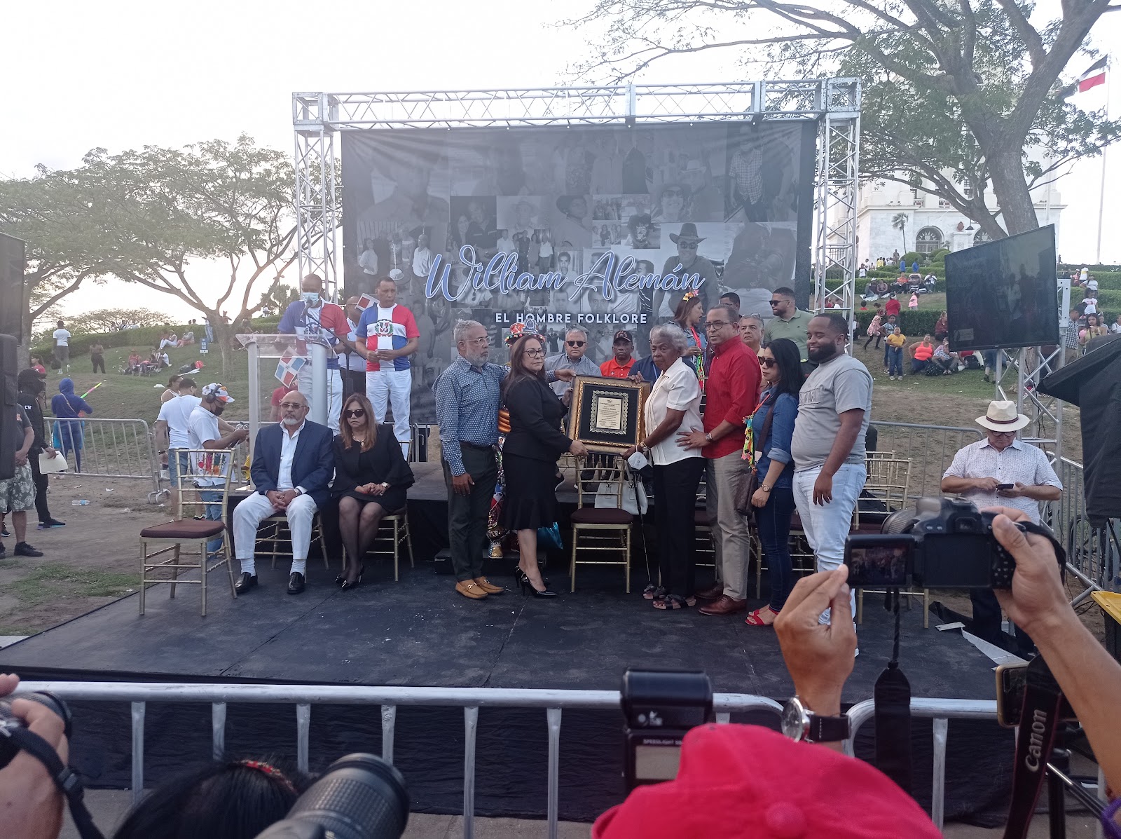 Durante tercera jornada Carnaval de Santiago reconoce in memoriam a William Alemán