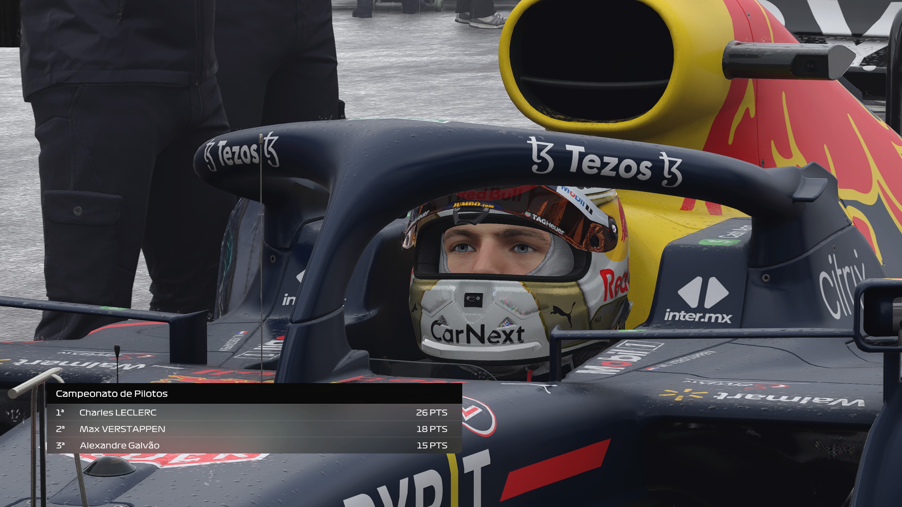 Max Verstappen pilota carro de drift e se diverte: 'Foi muito