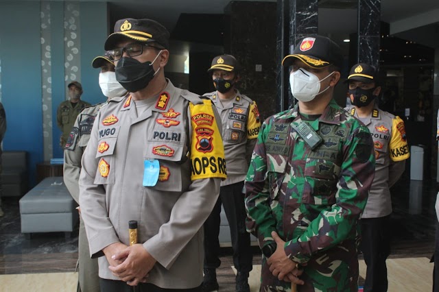 Kodim 0726/Sukoharjo Backup Polres Sukoharjo dalam pelaksanaan Debat Terbuka Pilbub Sukoharjo