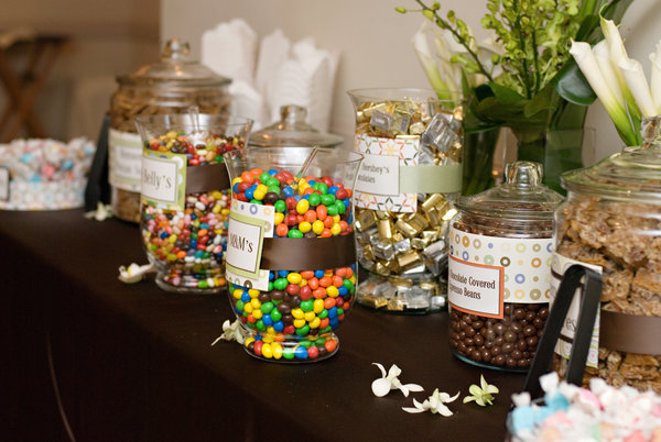  For more on candy stations go here Round Flower Centre Pieces