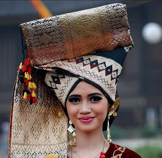 Pakaian Adat Minangkabau Sumatera Barat