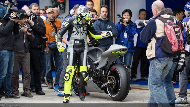 Foto-Yamaha-YZR-M1-Valentino-Rossi_3