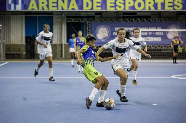 Partidas do I Campeonato Brasileiro de Futsal Escolar acontecem nesta semana em três quadras da Região Metropolitana de Salvador
