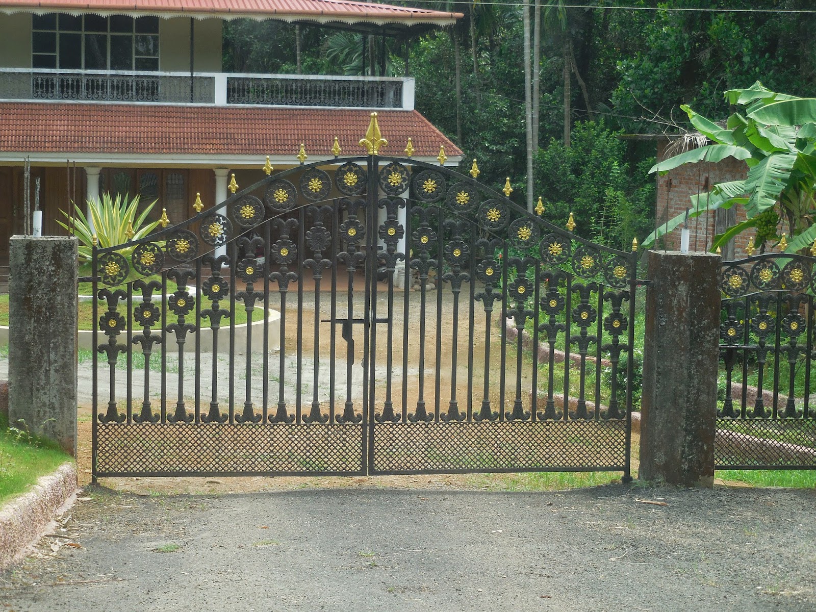 Kerala Gate Designs: House gates in Ernakulam, Kerala