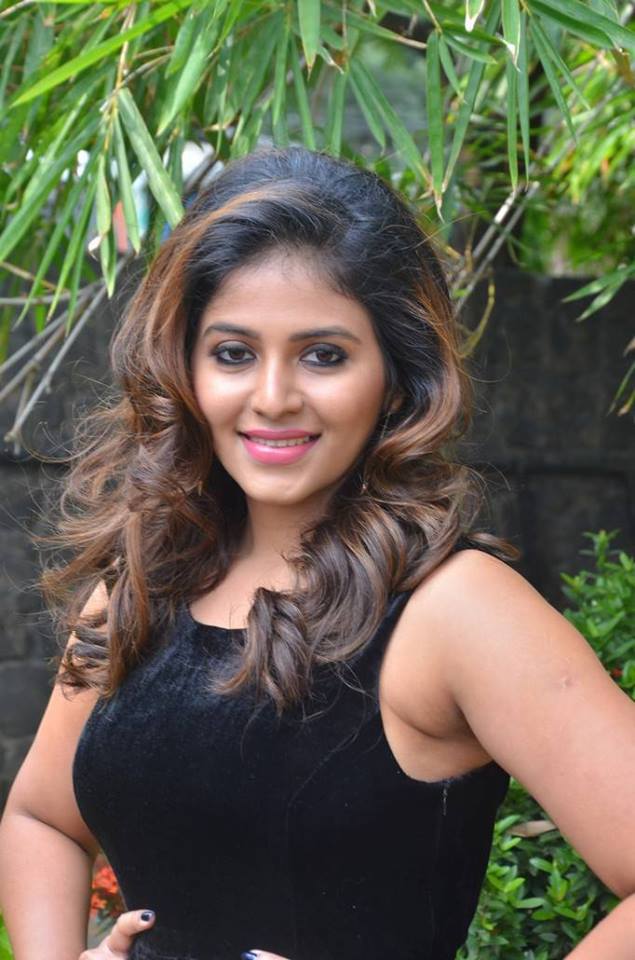 Actress Anjali Latest HD Images