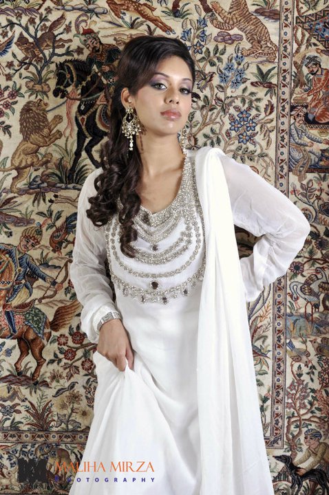 Anila Dada's New Eid Designer Dress Collection 2011 For Women