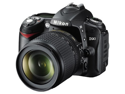 Nikon D90 kit with AF-S DX NIKKOR 18-105MM F/3.5-5.6G ED VR lens black