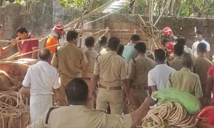 While digging well, soil fell and 2 laborers got trapped, Malappuram, News, Local News, Accident, Well, Kerala
