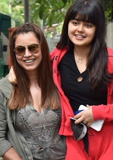 ariana with mom mahima chaudhary
