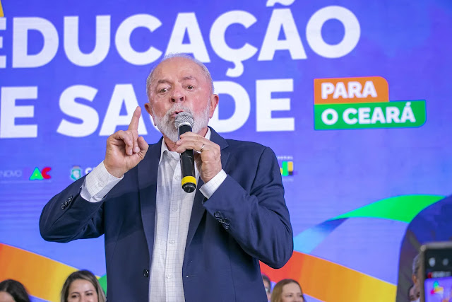 Lula é operado às pressas em hospital nesta terça-feira (10)