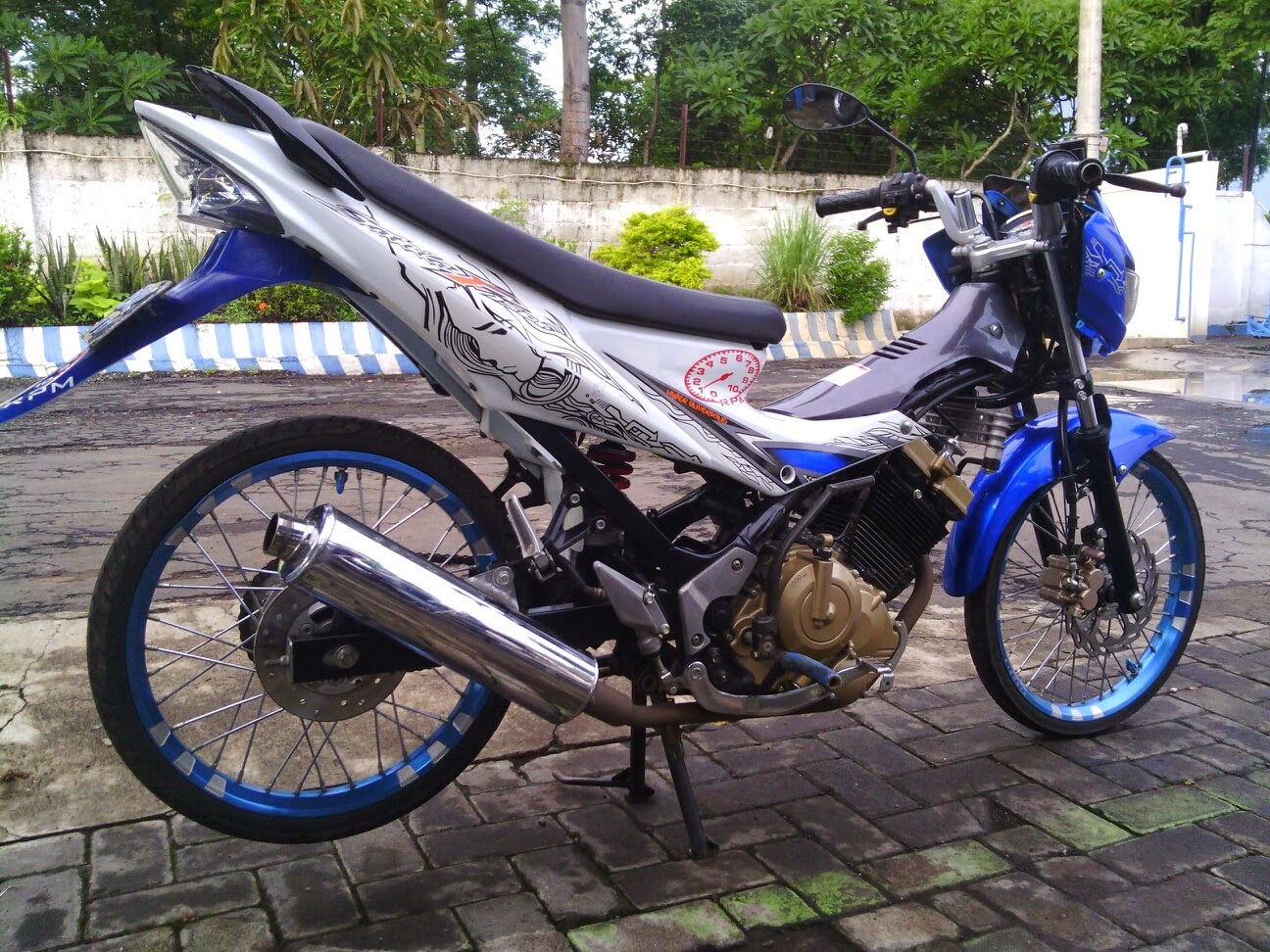 MODIFIKASI MOTOR SATRIA