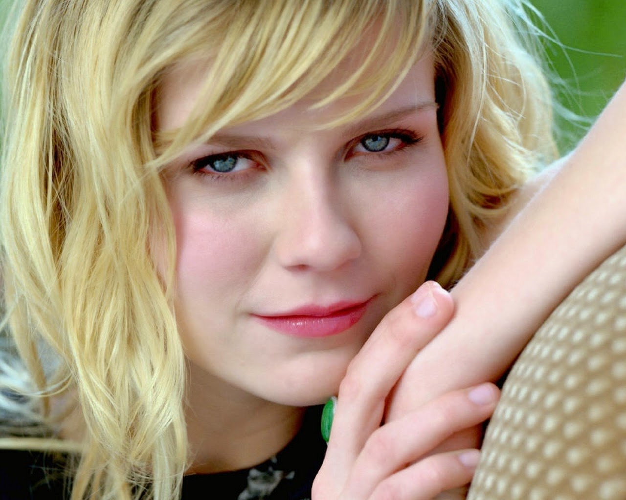 Kirsten Dunst HD Wallpapers Free Download