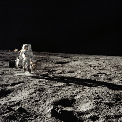 landing on moon. the moon landing mission,