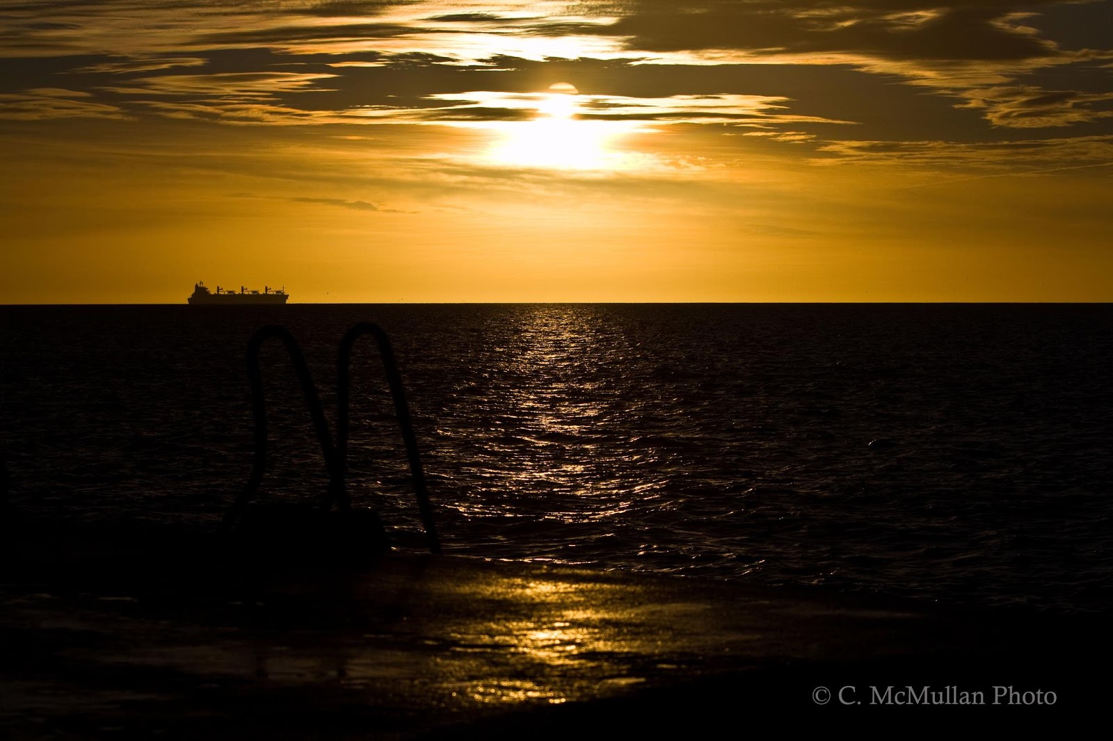 Sunrise, South Great Wall, Dublin. Image Cormac McMullan