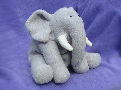 Boneka Gajah Lucu