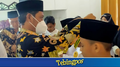 Ketua DPRD Tebingtinggi Wisuda 44 Orang Penghafal Al - Quran