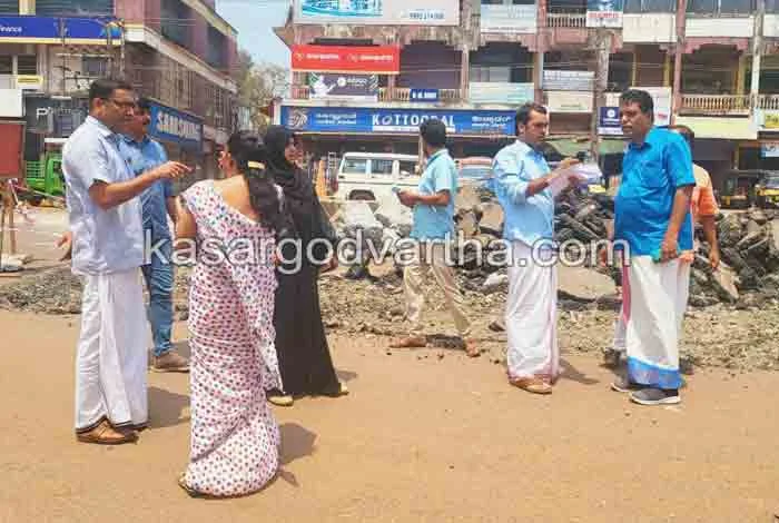 Latest-News, Kerala, Kasaragod, Kumbala, Top-Headlines, Complaint, Protest, Panchayath, Road, Natives led by Panchayat President stopped road work.