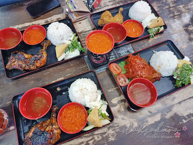 Buka Puasa 8 Ramadan di Ayam Penyet Wong Jowo, Bintulu, Sarawak
