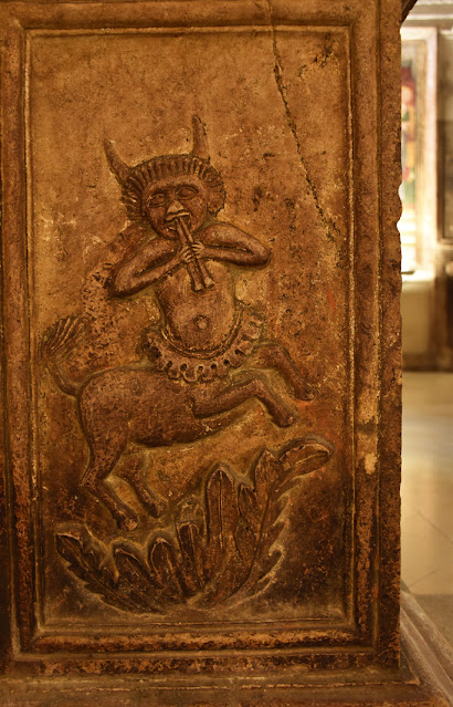 Pan raffigurato alla base di una colonna della cripta Ferrillo nella cattedrale di Acerenza