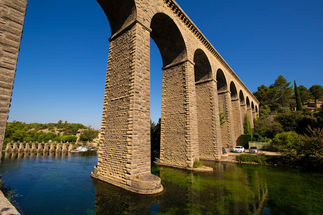 Ponte vicino Fontaine-de Vaucluse