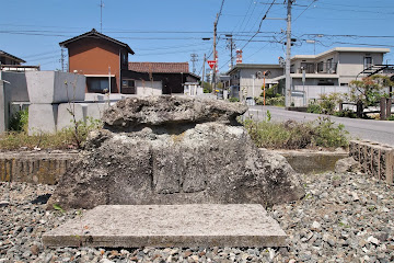 鳥取県西部の道祖神、吉岡観音堂横の双体道祖神