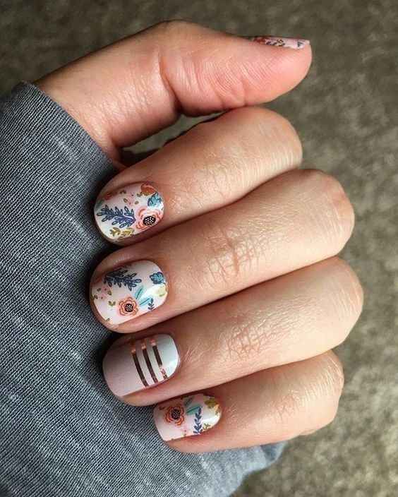 Floral nail art