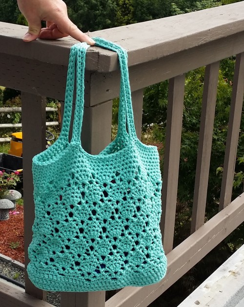 Daisy Fields Beach Bag - Free Pattern 