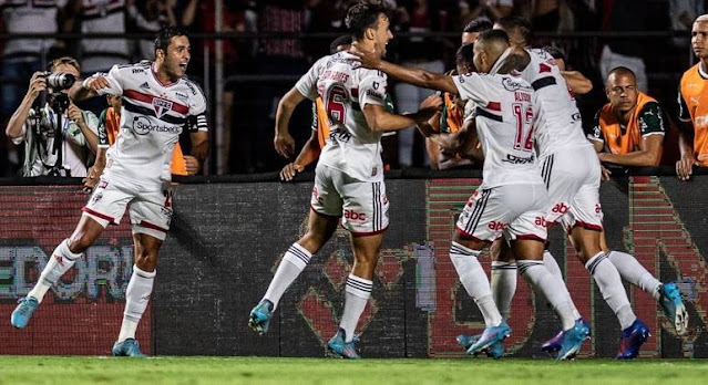 São Paulo faz 3 a 1 no Palmeiras e abre vantagem na final do Paulistão