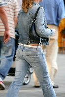 The tight jeans girls shopping in the street