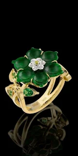 connection between engagement rings and flowers, two iconic symbols of love and beauty