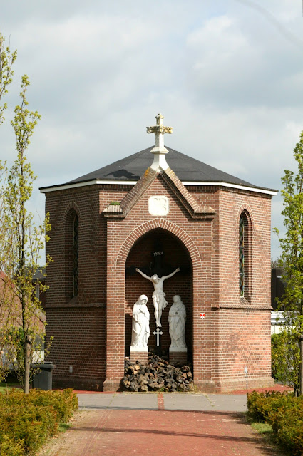 Kapel Algemene Begraafplaats Martinus, Didam, april 2014. Foto: Robert van der Kroft