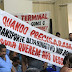 Motoristas de vans protestam contra novo modelo de transporte público em Campos