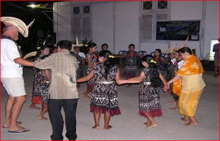 TARIAN MASYARAKAT NUSA TENGGARA TIMUR guruKATRO