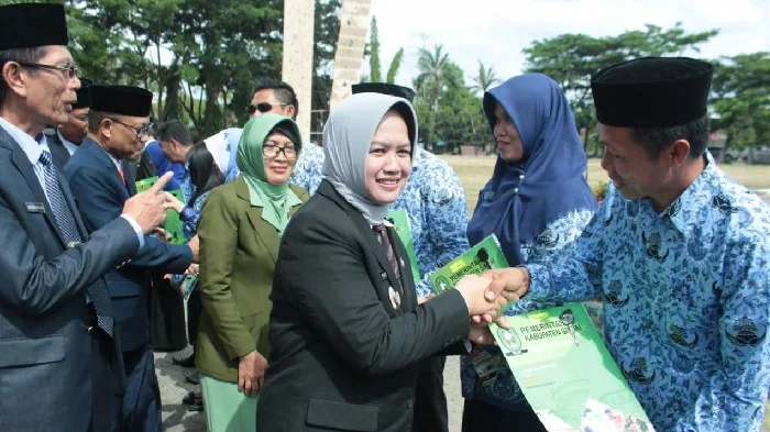 Momentum HKN, Dinkes Berikan Kendaraan Operasional ke Delapan Puskesmas di Sinjai