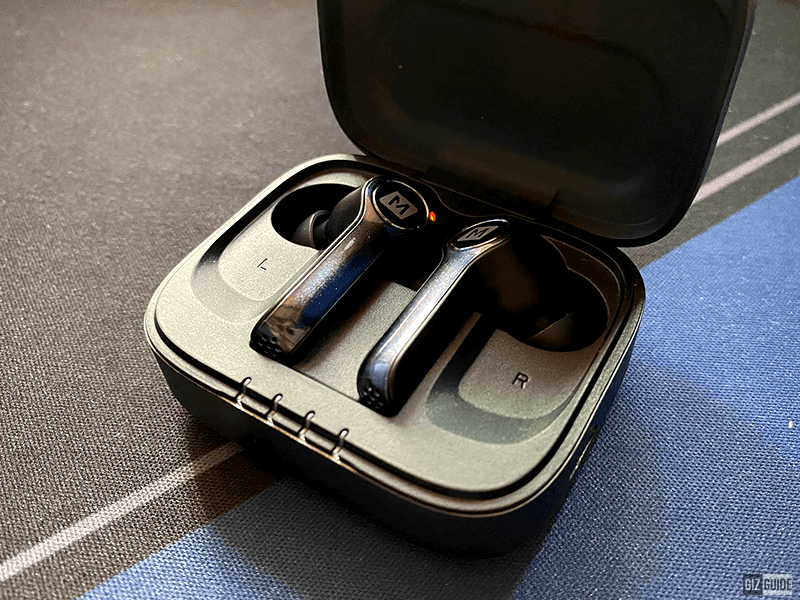 Premium-looking case, well-made buds