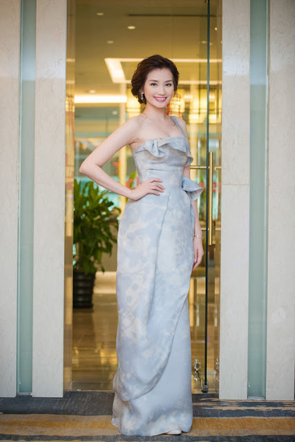 Cuối tuần qua, Trúc Diễm làm khách mời tại sự kiện triển lãm cưới ở Hà Nội. Cô bay ra thủ đô một mình mà không có ông xã John Từ tháp tùng. 