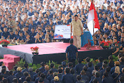 Hadiri HUT Defend ID, Prabowo Disambut 8000 Pekerja Industri Pertahanan