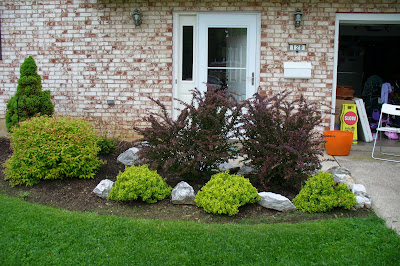 Front yard landscaping – We did it ourselves!