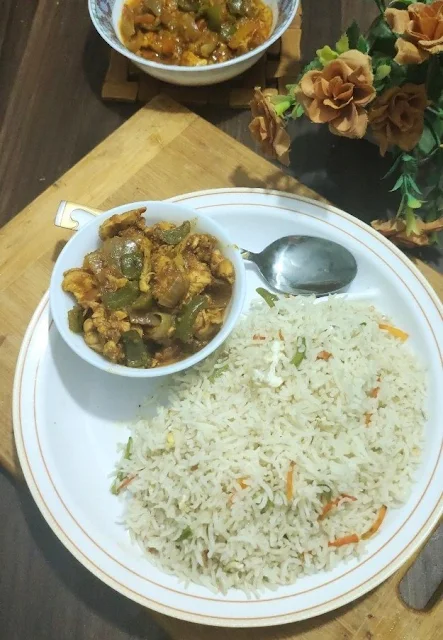 chicken jalfrezi with chili fried rice