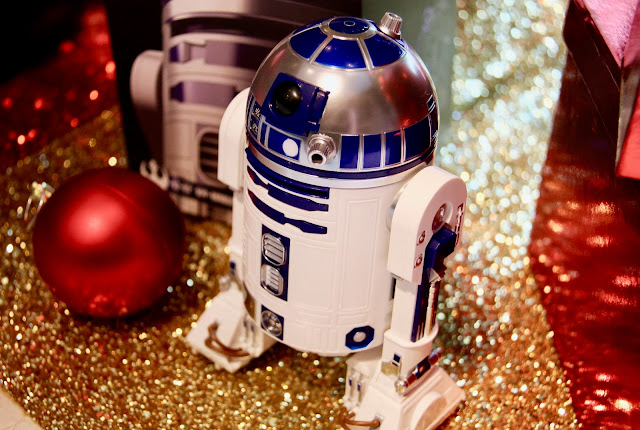 Lifestyle Review: A Very Star Wars Christmas Gift Guide